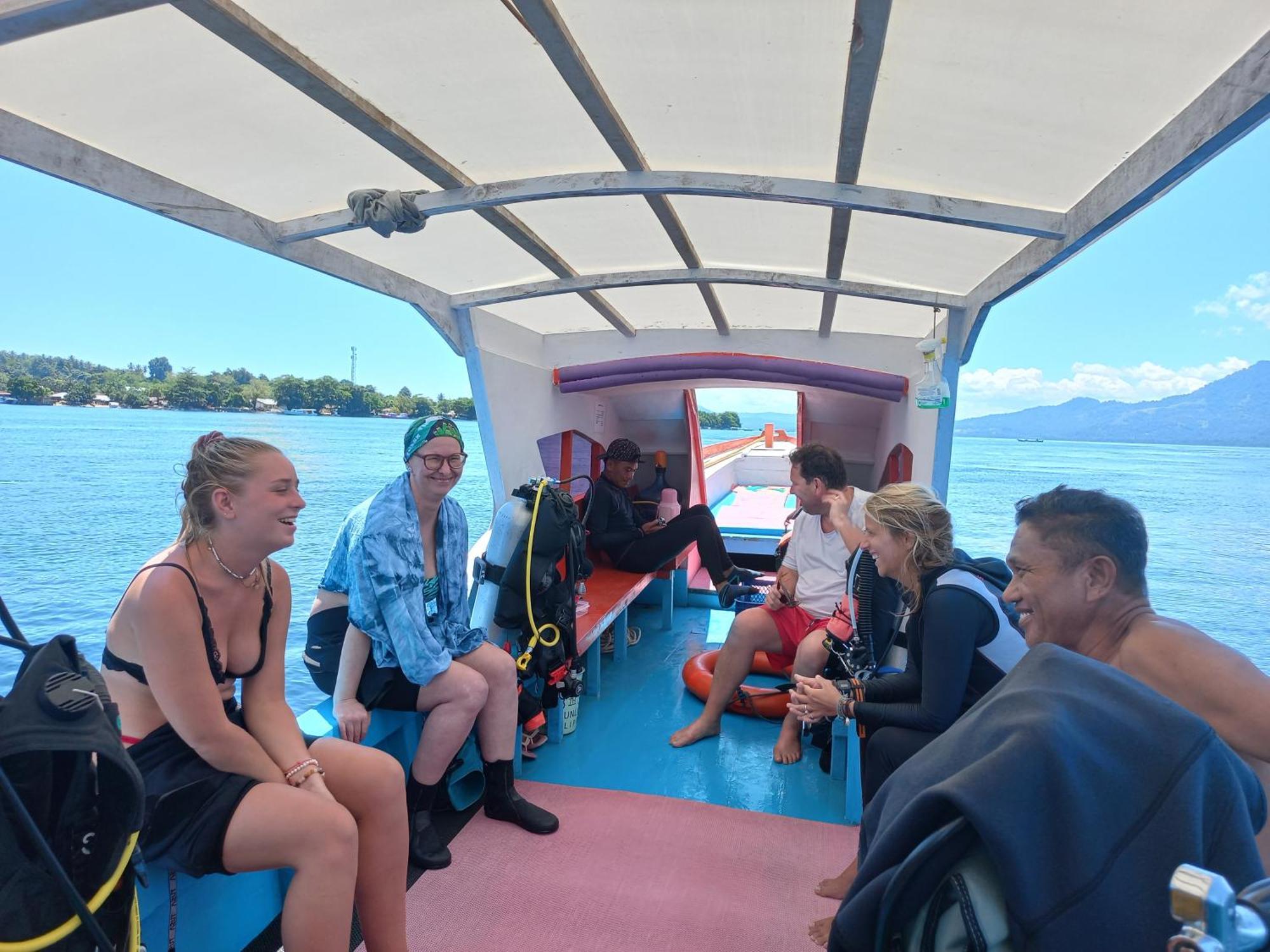 4 Sisters Divers Bunaken Luaran gambar