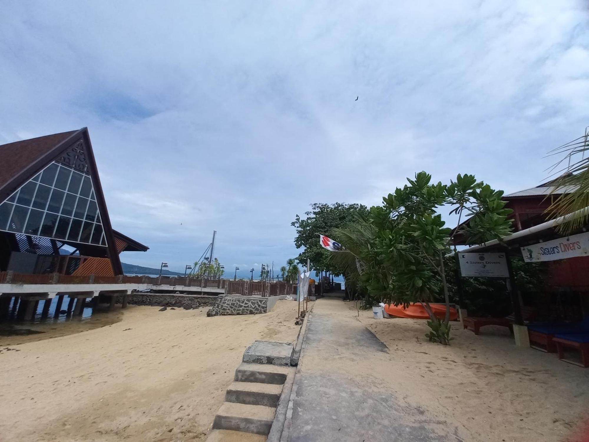 4 Sisters Divers Bunaken Luaran gambar