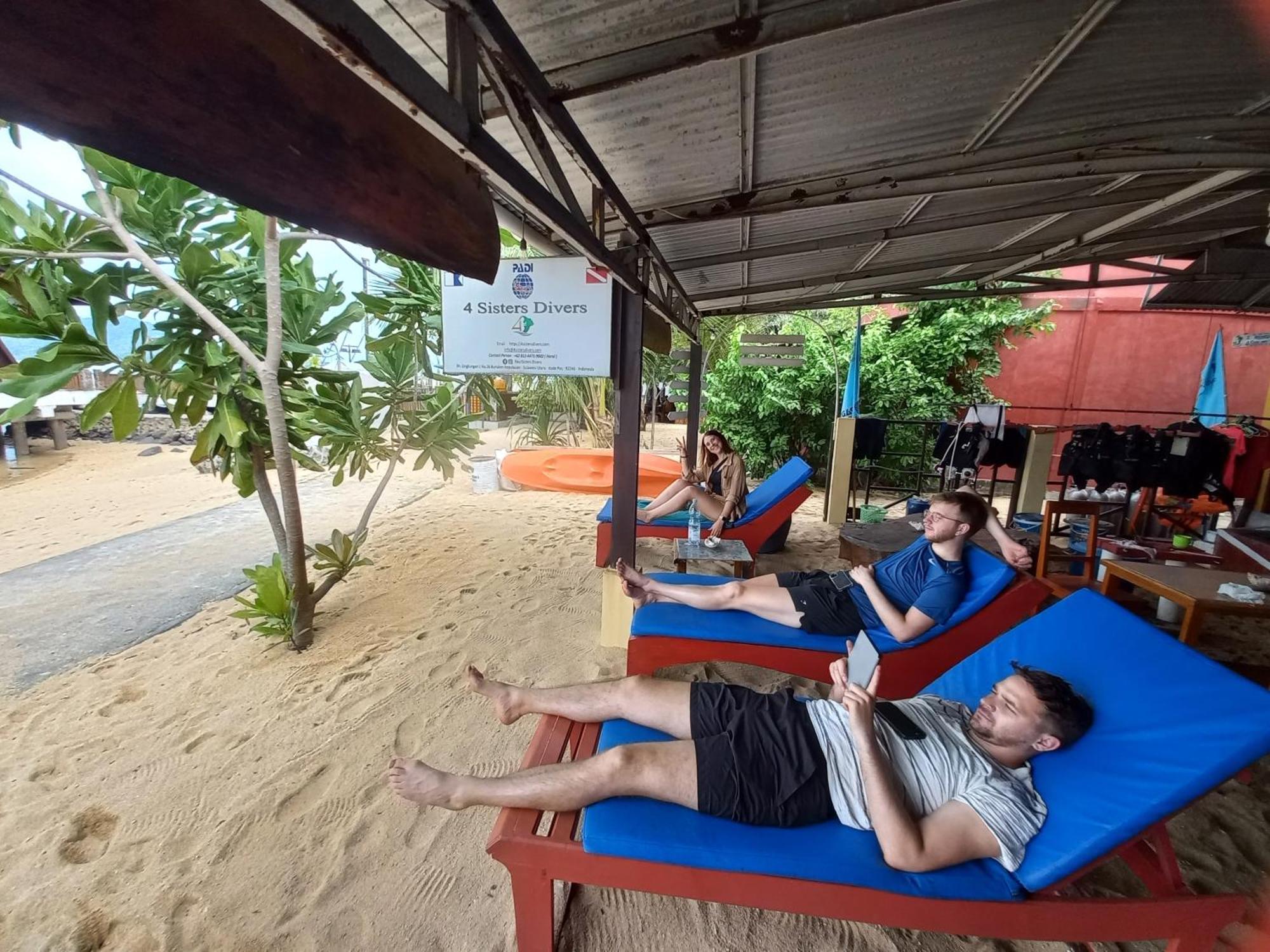 4 Sisters Divers Bunaken Luaran gambar