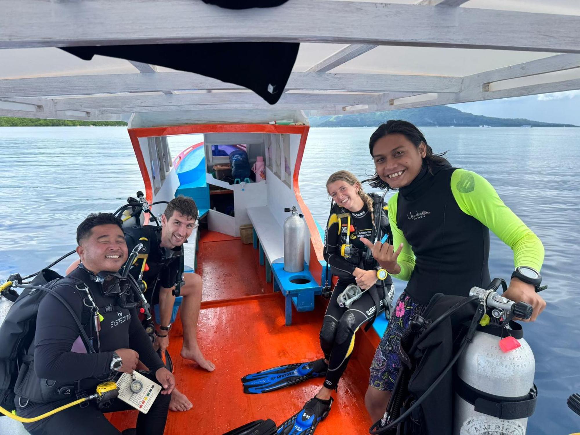 4 Sisters Divers Bunaken Luaran gambar