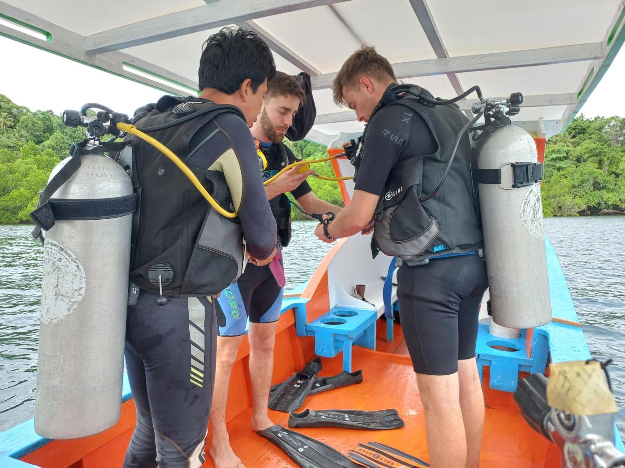 4 Sisters Divers Bunaken Luaran gambar